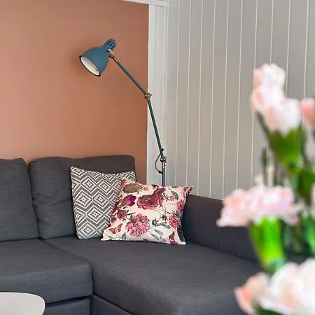 公寓 Centre Treehouse With Backyard - Two Bedroom *